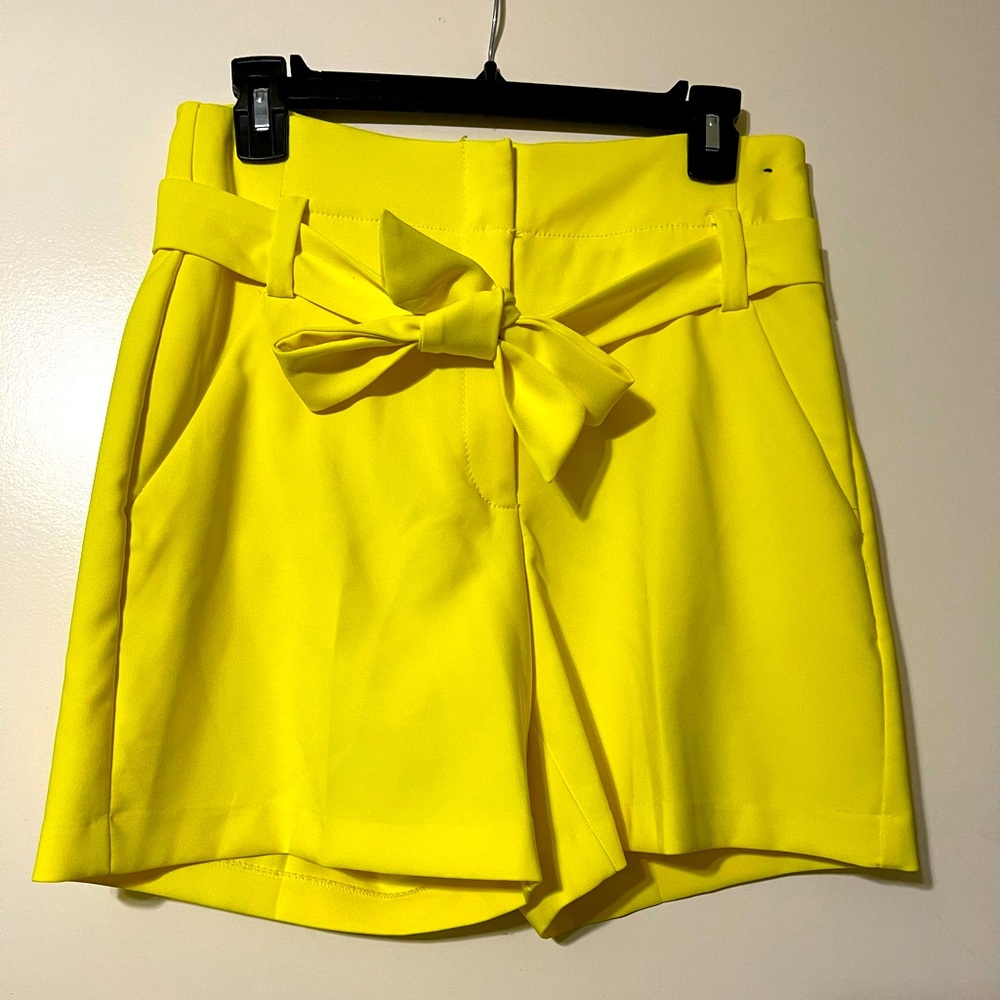 High waist belted shorts
